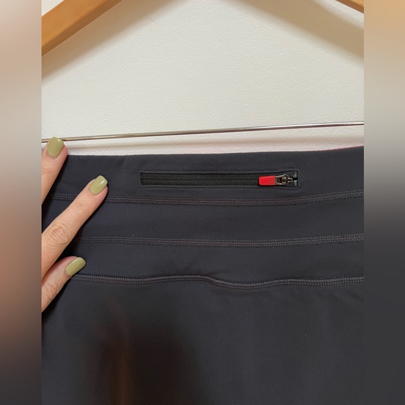 Athleta Women’s Skort in Dark Grey Size Medium Tall - Picture 2 of 6